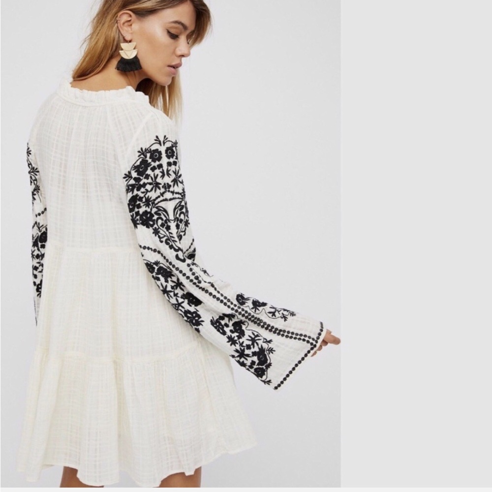 Free People emerald city shift dress Cream Black Long Sleeve Dress size medium - Picture 3 of 10